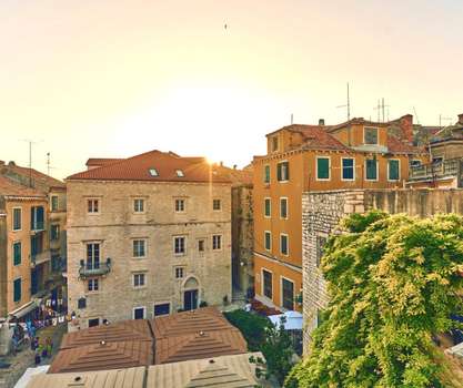 www.hotel-lifepalace.hr
