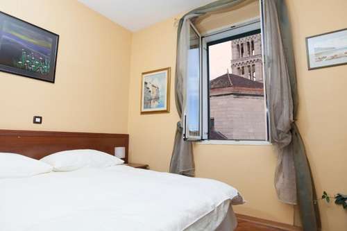 www.hotelperistil.com