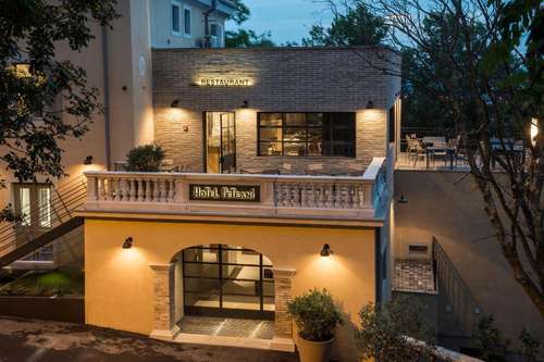 www.hotel-peteani.hr