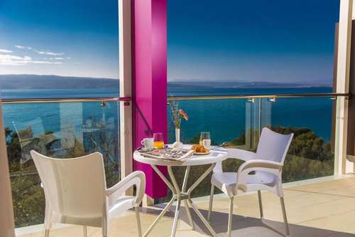 www.hotel-crikvenica.com