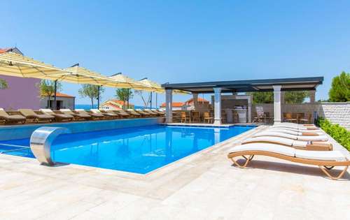 www.luxury-makarska.com