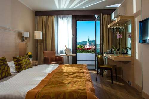 www.hotelsopron.hu