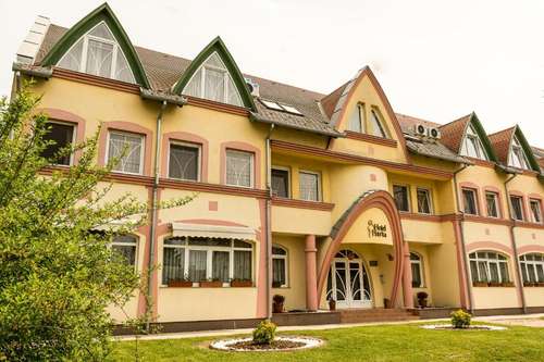 www.hotelharka.hu