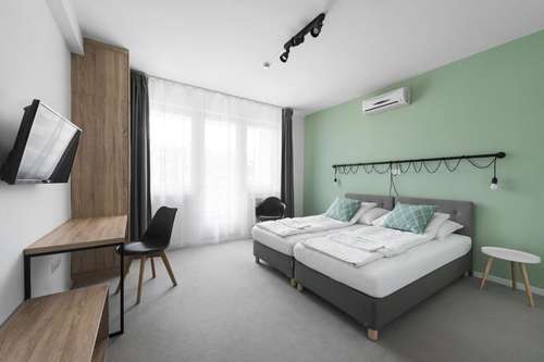 www.hotelchesscom.hu
