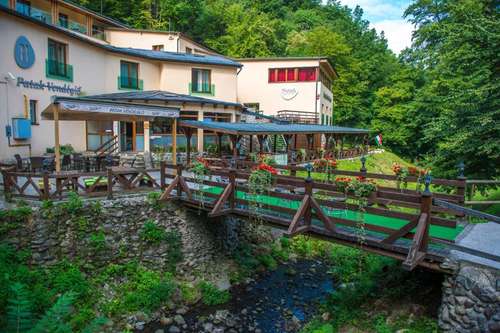 www.patakhotel-visegrad.hu