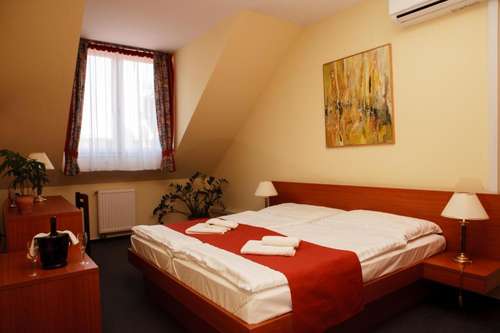 www.lipahotel.hu