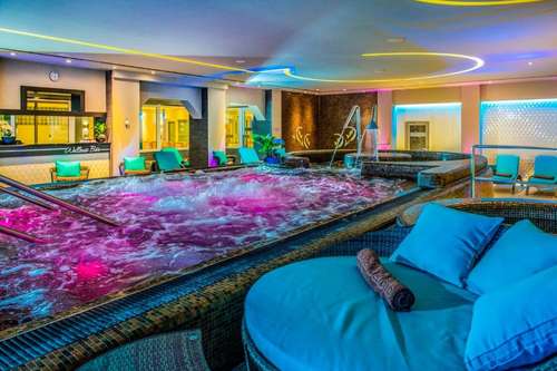 www.hoteldelibab.hu