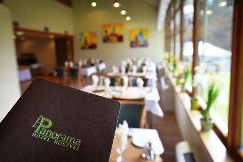 www.panoramahotelnoszvaj.hu