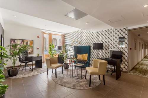 www.hotel-memories-budapest.com