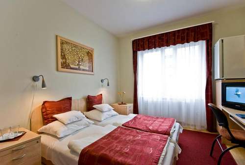 www.hotelkerpely.hu