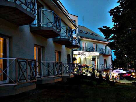 www.hotelpontis.hu