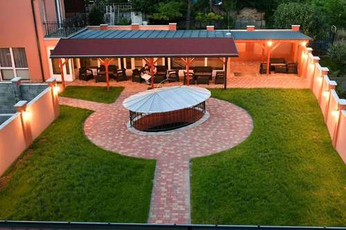 www.barbakanhotel.hu