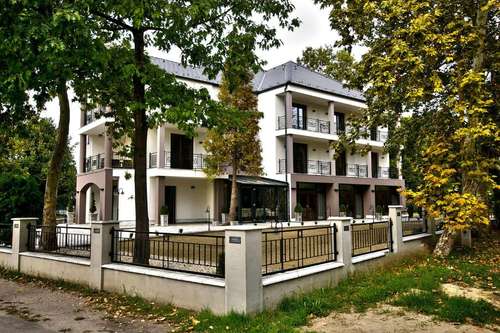 www.divinahotelharkany.hu