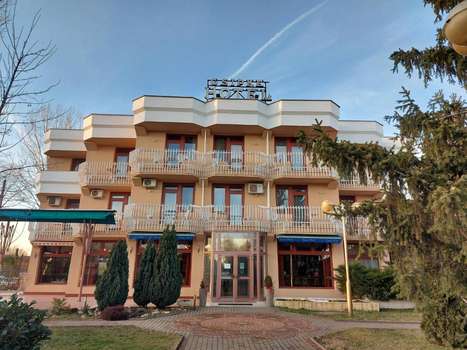 www.csipkehotel.hu