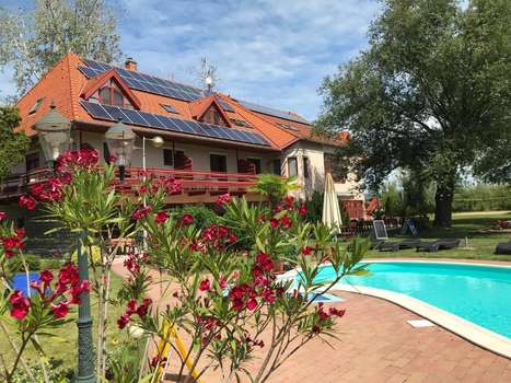 www.zsanetthotel.hu