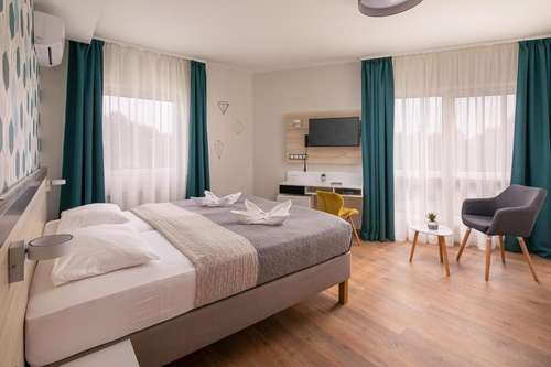 www.kristalyhotel.hu