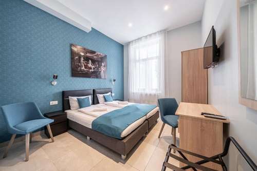 www.fullmoonbudapest.com