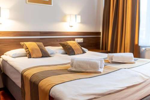 www.hotelarpad.hu