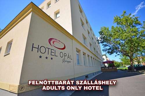 www.hotelopal.hu