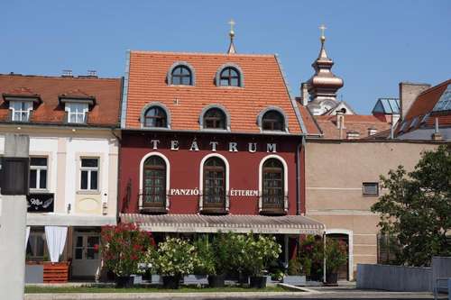 www.teatrum.hu