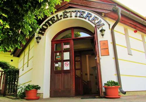 www.hotel-szombathely.hu