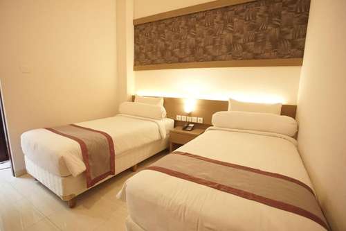www.vivahotelkediri.com