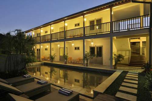www.thepeacockinnbali.com