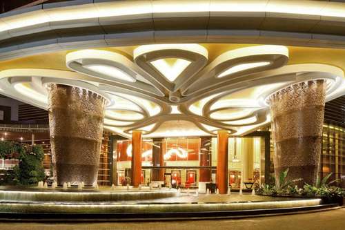 www.thetranshotel.com