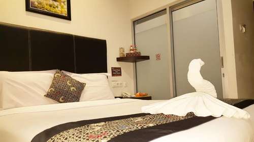 www.hotelsunrisejogja.com