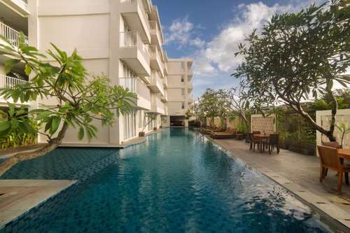 www.paragonhotelseminyak.com
