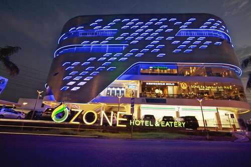 www.ozonehoteljakarta.com