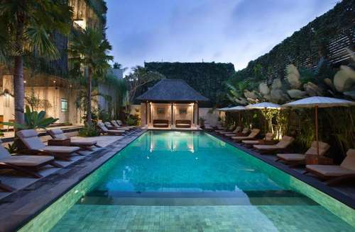 www.theubudvillage.com