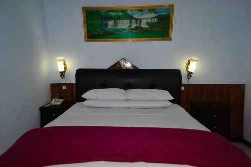 www.indratorajahotel.com