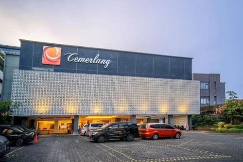 www.hotelcemerlang.com