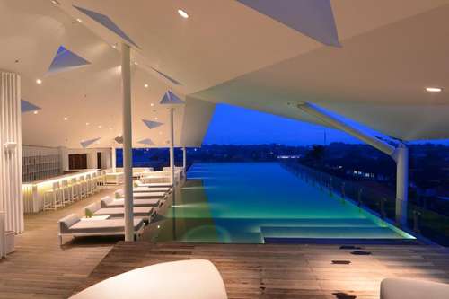 www.ize-seminyak.com
