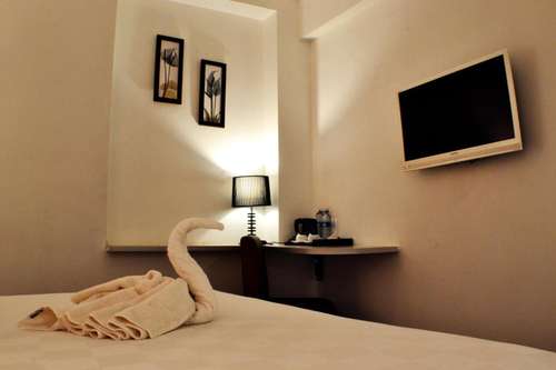 www.mavenfatmawatihotel.com