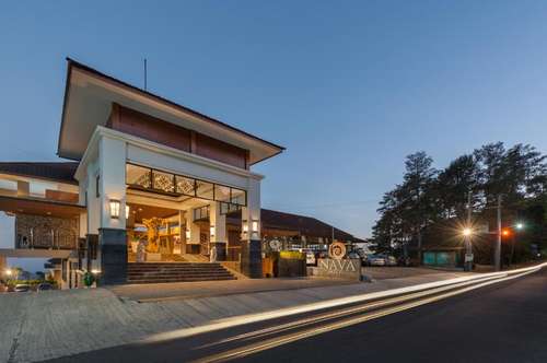 www.navahoteltawangmangu.com