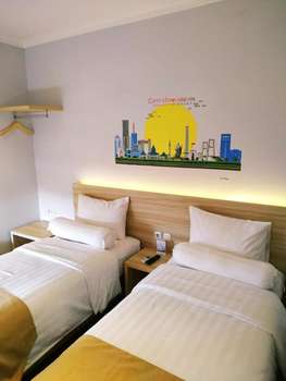 www.centralfrontoneinnjakarta.com