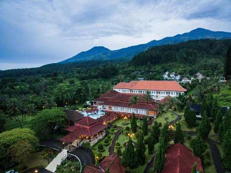 www.royaltrawashotel.com