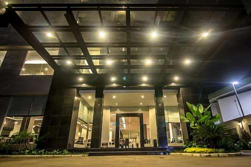 www.diradjahotel.com