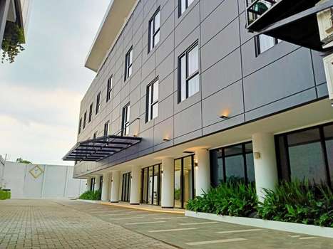 www.youstaysemarang.com