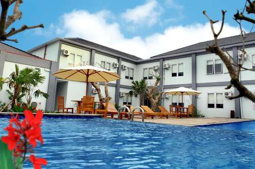 www.grandroyallombok.com