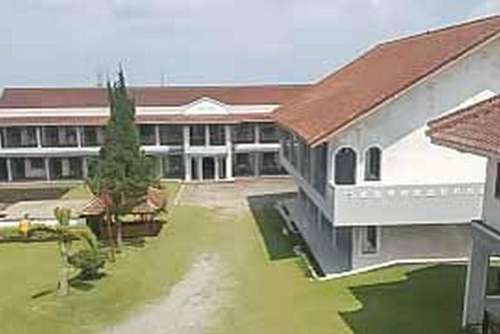 www.puspasari-hotel.com