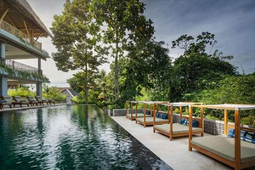 www.hoteldinara.com