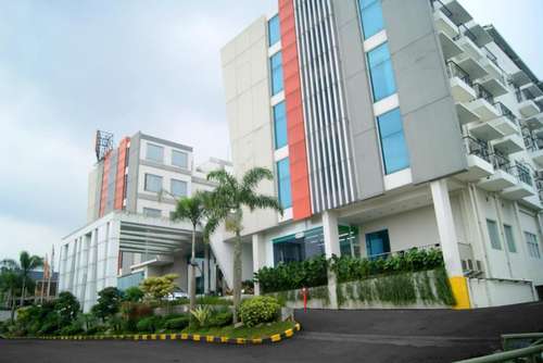 www.vhotelresidence.com