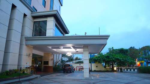 www.grandvictoriahotel.com