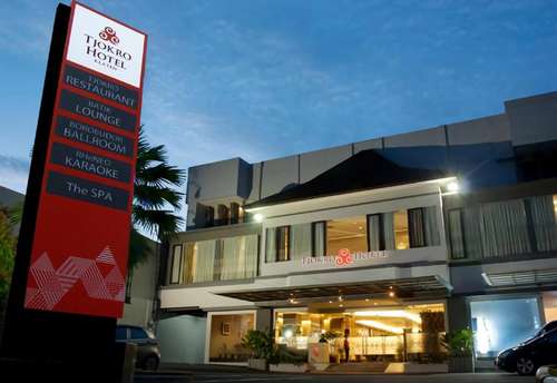 www.tjokrohotel.com