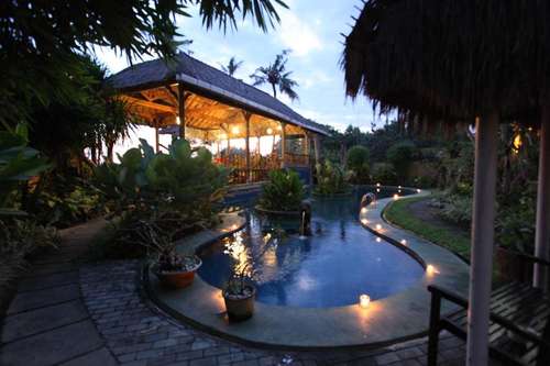 www.sanurseaviewhotel.com