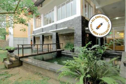 www.universityhoteljogja.com