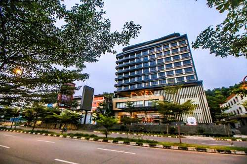 www.asialinkhotel.com